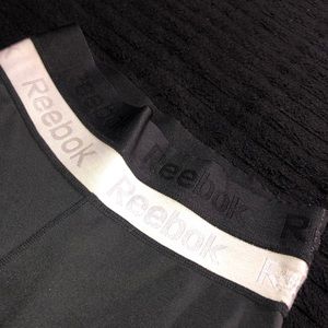 Reebok Pants - Black Reebok Athletic Stretch Capri Pants Reebok Pants - Black Reebok Athletic Stretch Capri Pants